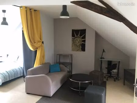 grand studio / f1  petit immeuble proche médiathèque
