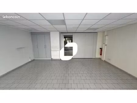 bureau 56 m²