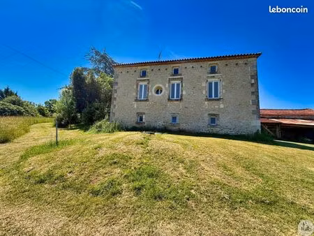 maison 6 pièces 230 m²