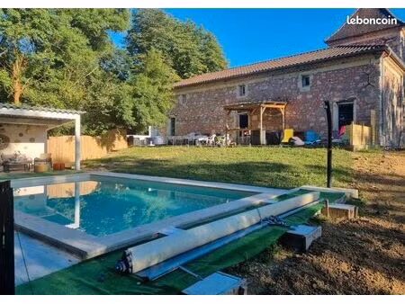 maison mmaison meublée entièrement équipée –