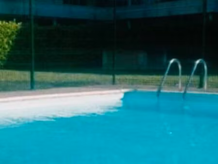 a vendre t3 meublé avec piscine garage clim