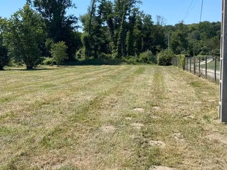 terrain constructible 1045m2 avec permis de construire valide