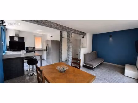 appartement rénové à bon-encontre à proximité à pied de toutes les commodités