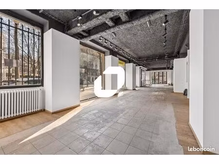 bureau 182 m²