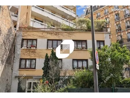bureau 707 m²