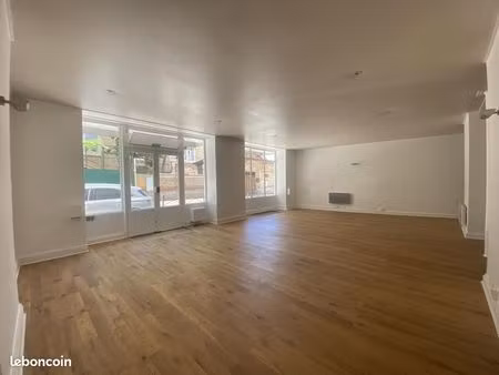 bureaux 124 m²