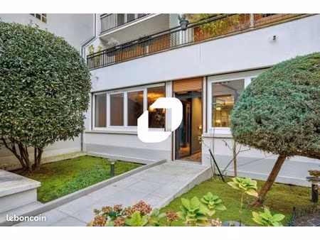 bureau 471 m²