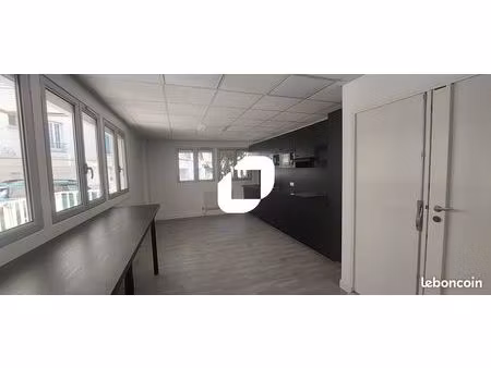 bureau 415 m²