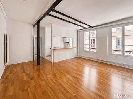 bureaux 136 m²