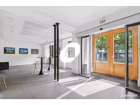 bureau 363 m²