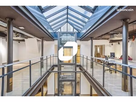 bureaux 900 m²