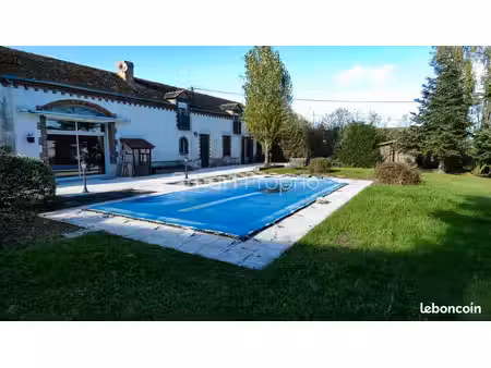 longère 7 pièces 251 m²
