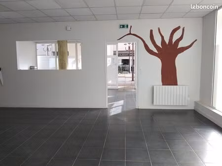 local commercial/d'activités/bureaux - adapté pour une école