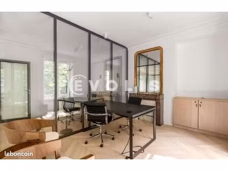 bureaux 290 m²