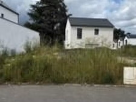 terrain 330 m² murs erigne