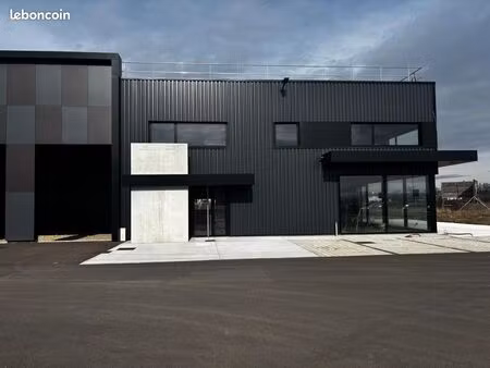local d'activité 250 m²