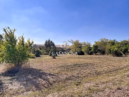 bâtiment agricole avec habitation et grand terrain à vendre aux portes de pézenas  offrant