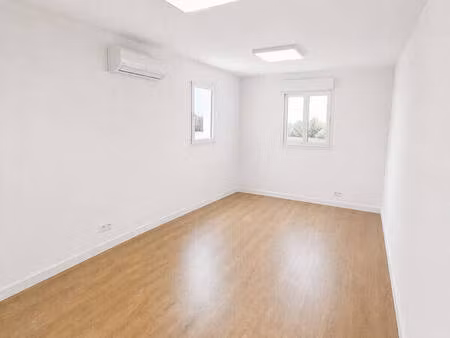 à louer – bureau de 10 27 m² – zone artisanale de fourques