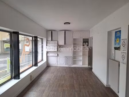 local d'activités de 103 m² à mayenne