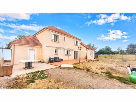 maison de 190 m² à la guerche-sur-l'aubois