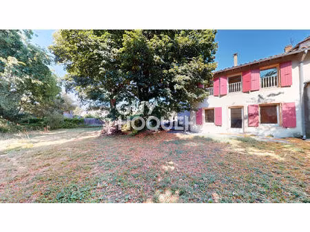 bien d'exception en centre-ville : 175 m² habitables  jardin de 1 092 m² et garage double