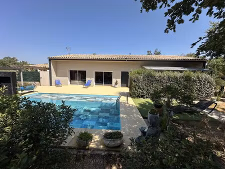 belle maison de plain pied à saint-saturnin-lès-apt