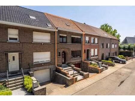 maison charmante avec garage  jardin et 2 chambres à hal