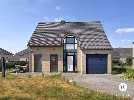 magnifique villa avec jardin et garage