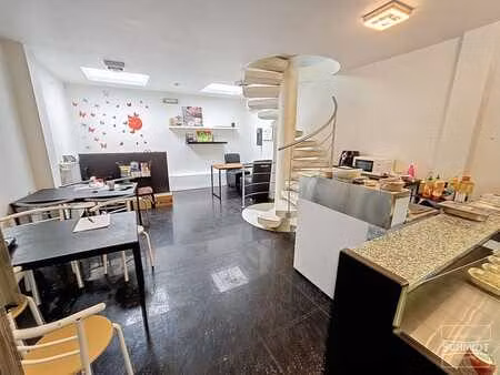 rez com de 50m²