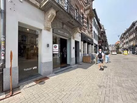 nam property vous présente un rez-de-chaussée commercial
