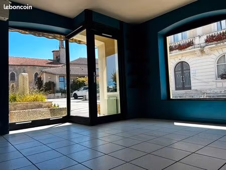 local commercial 43 m² climatisé – ancien salon de coiffure – bascons