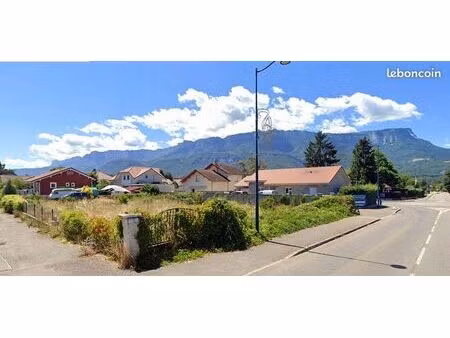 terrain 799 m² pontcharra centre-ville viabilise