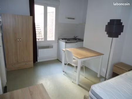 studio 1 pièce 13 m²