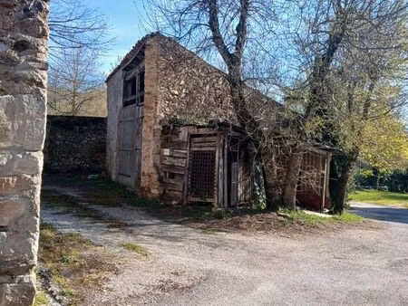bâtiment en pierre
