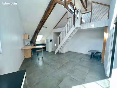 rare f3 avec mezzanine proche centre-ville avec garage