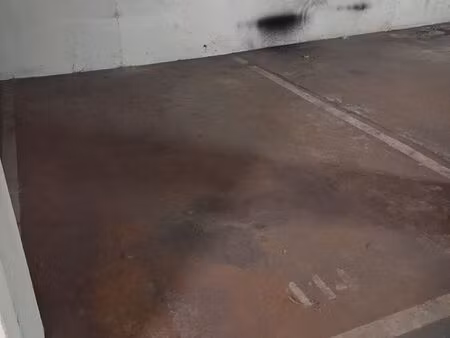 place de parking sécurisée à louer – vincennes (rue faÿs)