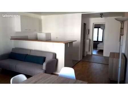 f2 meublé 46m² - centre-ville – vendu libre de toute occupation
