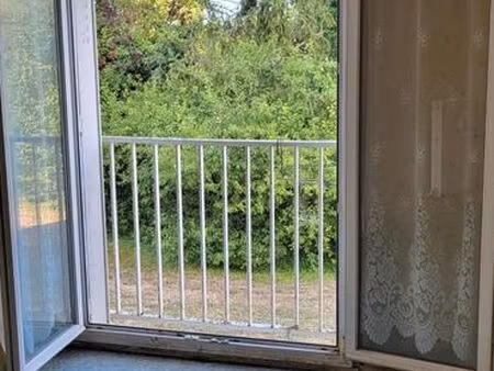t3 de 76 m² à rénover – balcon  cave et parking privatif