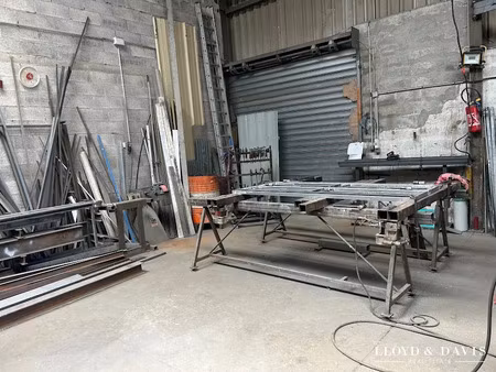 vente locaux professionnels 315 m² à la garde (83130)  110 000 €