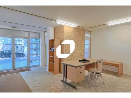 location bureaux 84 m²
