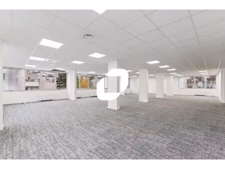 location bureaux 96 m² à 740 m²
