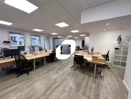 location bureaux paris 75018 217m²