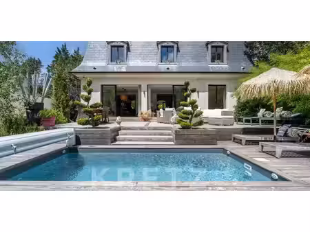 maison avec piscine et jardin boissettes (77)
