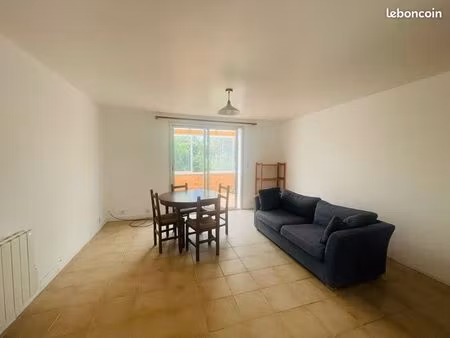 studio à louer à l année