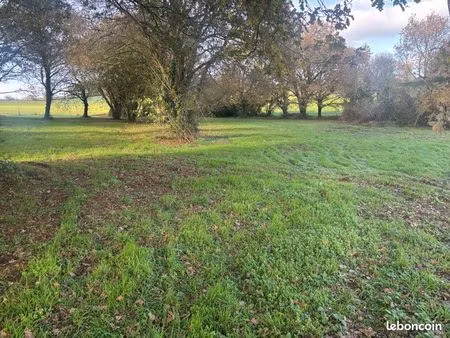à vendre terrain non constructible