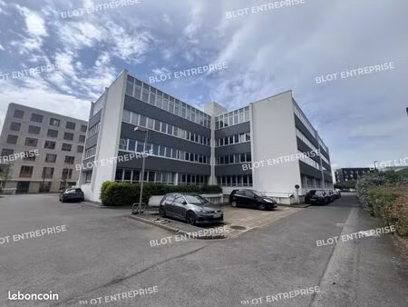 bureaux 284 m²