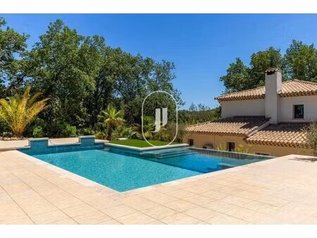 maison de standing à vendre au pied du village de grimaud