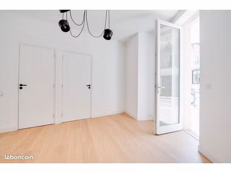 boutique / local d’activité rénové  accès direct rue  avec grande cave