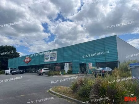 local commercial à louer