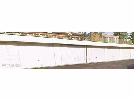 vends garages no 1 et 2 et 23 et 34